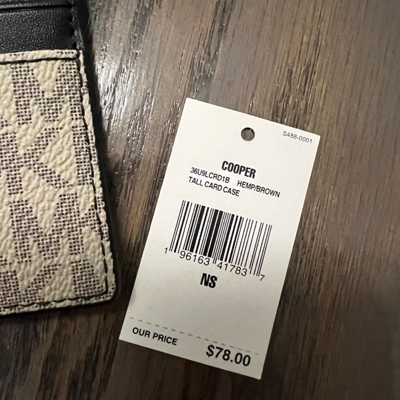 Michael Kors NEW leather card holder - Picture 3 of 6